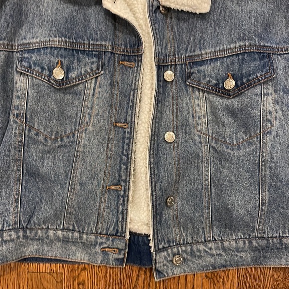Forever 21 Sherpa fleece lined denim jean jacket size small - Picture 3 of 7